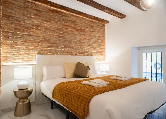 Central Market - Ciutat Vella, Exclusively For Families - Mid-Term