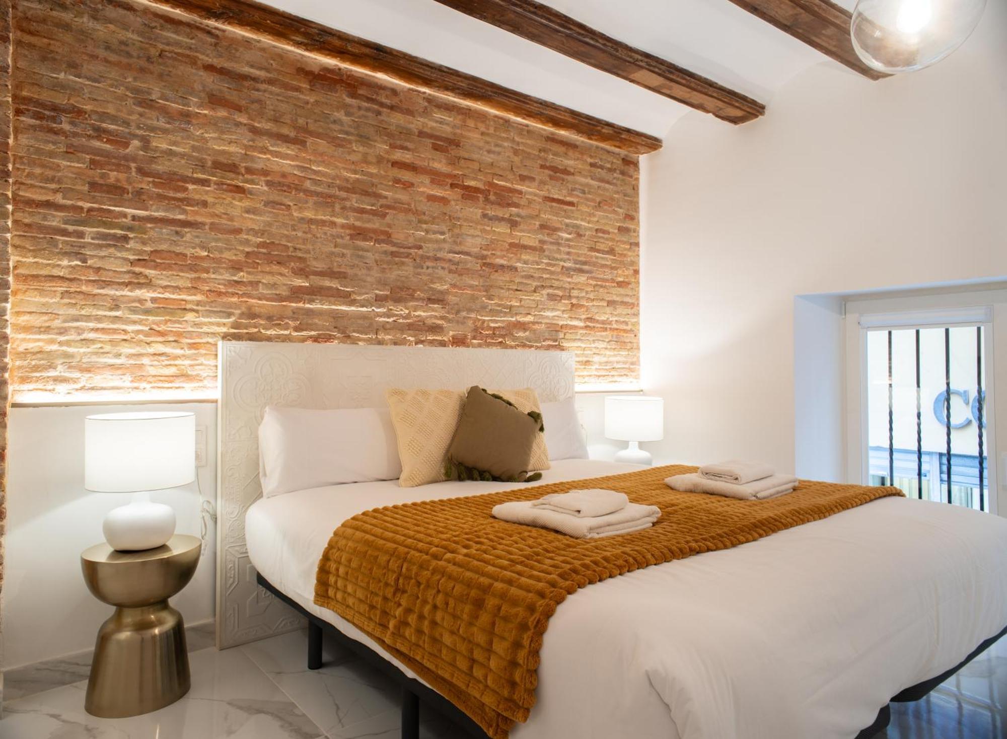 Apartament Market - Ciutat Vella, Exclusively For Families - Mid-term *