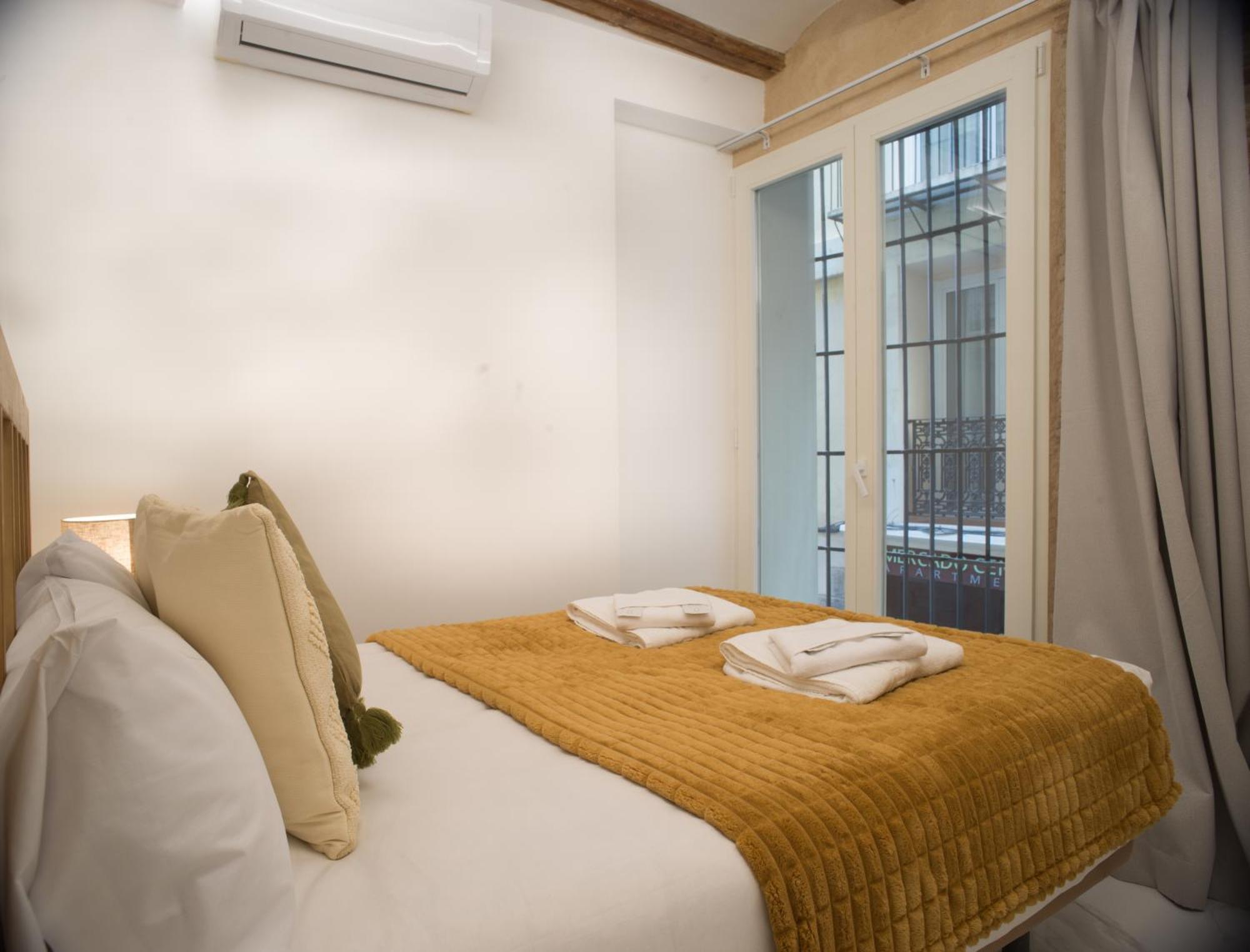 Market - Ciutat Vella, Exclusively For Families - Mid-term València